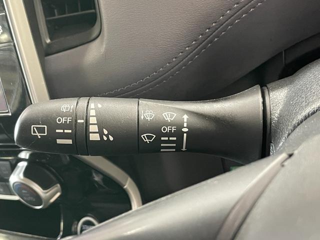 セレナ ハイウェイスターV 買取車両・両側パワースライド・純正10型ナビ・アラウンドビューモニター・ETC・スペアキー・エマージェンシーブレーキ・寒冷地仕様車・全席充電用USBソケット・後席シートバックテーブル・後席モニター(13枚目)