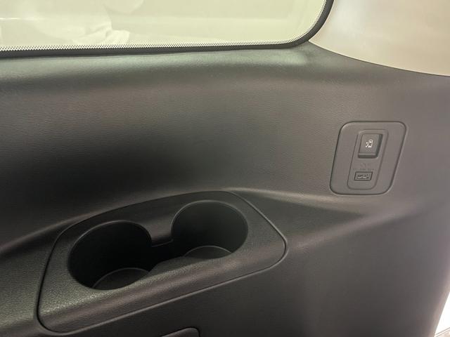 セレナ ハイウェイスターV 買取車両・両側パワースライド・純正10型ナビ・アラウンドビューモニター・ETC・スペアキー・エマージェンシーブレーキ・寒冷地仕様車・全席充電用USBソケット・後席シートバックテーブル・後席モニター(52枚目)