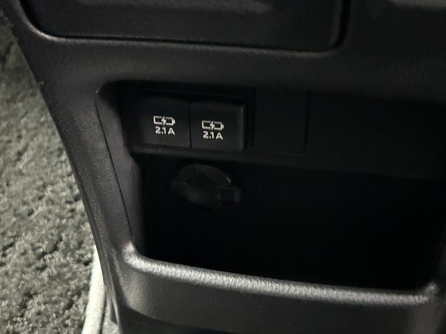 ヴォクシー ZS 煌 禁煙車・純正10インチナビ(NSZN-Z66T)・トヨタセーフティセンス・バックモニター・ETC・両側パワースライドドア・LEDヘッドライト・テレビキット・後席シートバックテーブル(18枚目)