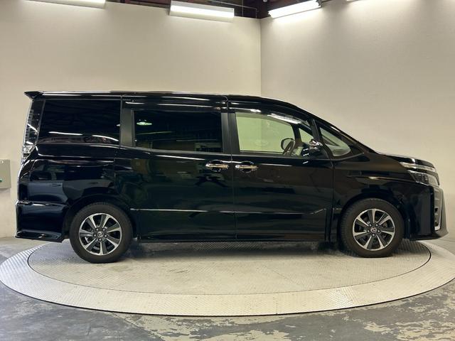 ヴォクシー ZS 煌 禁煙車・純正10インチナビ(NSZN-Z66T)・トヨタセーフティセンス・バックモニター・ETC・両側パワースライドドア・LEDヘッドライト・テレビキット・後席シートバックテーブル(26枚目)