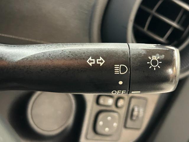 アクア L 禁煙車・トヨタセーフティセンス・社外ナビ(CN-E310D)・バックモニター・Bluetooth・ETC・ステアリングリモコン・電動格納ミラー・スペアキー・レーンアシスト・衝突軽減ブレーキ・後期モデル(10枚目)