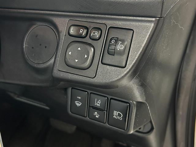 アクア L 禁煙車・トヨタセーフティセンス・社外ナビ(CN-E310D)・バックモニター・Bluetooth・ETC・ステアリングリモコン・電動格納ミラー・スペアキー・レーンアシスト・衝突軽減ブレーキ・後期モデル(14枚目)