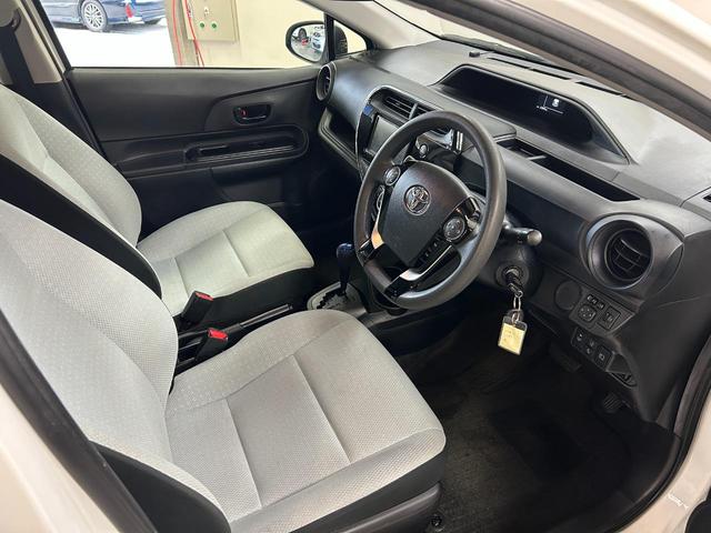 アクア L 禁煙車・トヨタセーフティセンス・社外ナビ(CN-E310D)・バックモニター・Bluetooth・ETC・ステアリングリモコン・電動格納ミラー・スペアキー・レーンアシスト・衝突軽減ブレーキ・後期モデル(32枚目)
