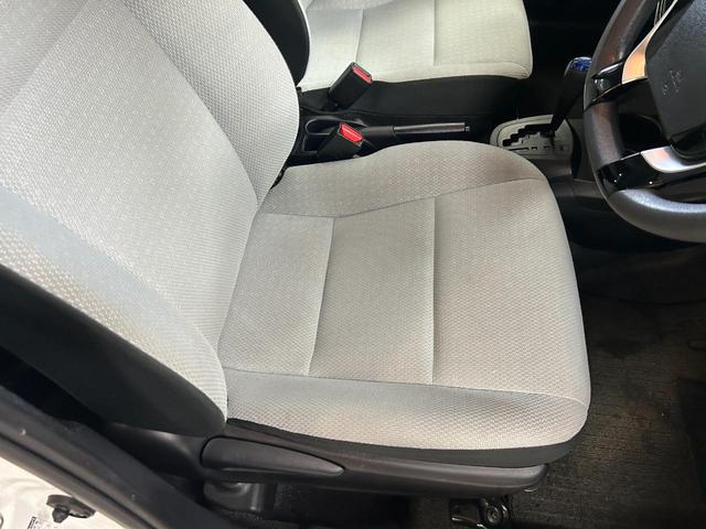 アクア L 禁煙車・トヨタセーフティセンス・社外ナビ(CN-E310D)・バックモニター・Bluetooth・ETC・ステアリングリモコン・電動格納ミラー・スペアキー・レーンアシスト・衝突軽減ブレーキ・後期モデル(35枚目)
