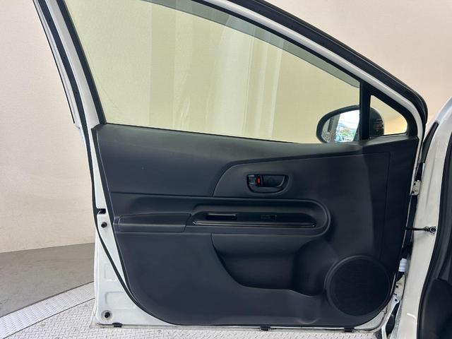 アクア L 禁煙車・トヨタセーフティセンス・社外ナビ(CN-E310D)・バックモニター・Bluetooth・ETC・ステアリングリモコン・電動格納ミラー・スペアキー・レーンアシスト・衝突軽減ブレーキ・後期モデル(41枚目)