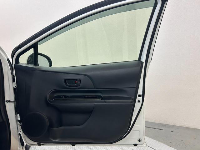 アクア L 禁煙車・トヨタセーフティセンス・社外ナビ(CN-E310D)・バックモニター・Bluetooth・ETC・ステアリングリモコン・電動格納ミラー・スペアキー・レーンアシスト・衝突軽減ブレーキ・後期モデル(42枚目)