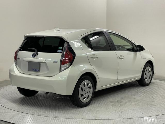 アクア S 禁煙車・スマートキー・プッシュスタート・パイオニアナビ(AVIC-RW03)・ETC・中期モデル・電動格納ミラー・オートライト(12枚目)