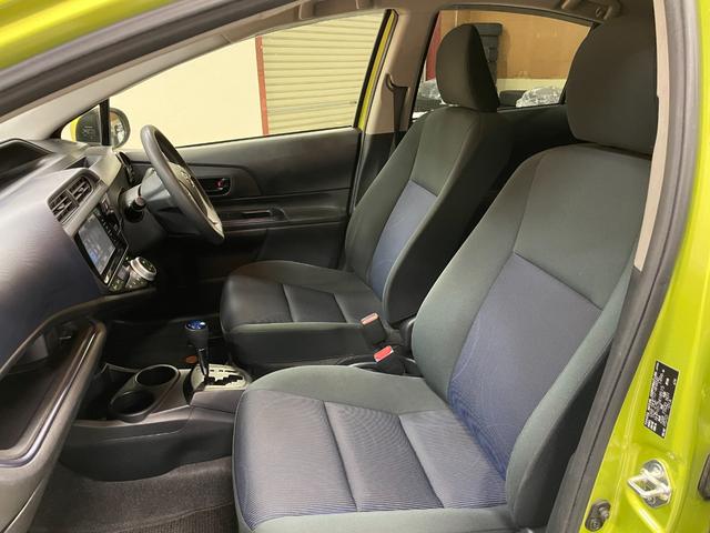 アクア S スマートキー・純正ナビ(NSZT-W64)・バックモニター・Bluetooth・フルセグTV・ETC・オートライト・電動格納ミラー・ステアリングリモコン・中期モデル(33枚目)