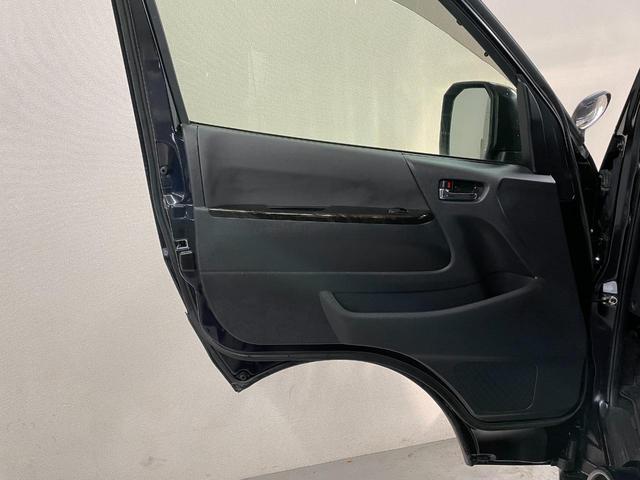 ハイエースバン スーパーＧＬ　ダークプライムＩＩ　両側パワースライドドア・スマートキー・エンジンスターター・純正ナビ（ＮＳＺＴ－Ｗ６８Ｔ）・バックモニター・トヨタセーフティセンス・ＥＴＣ・社外１６インチアルミホイール・ＡＣ１００Ｖ・レーンアシスト（61枚目）