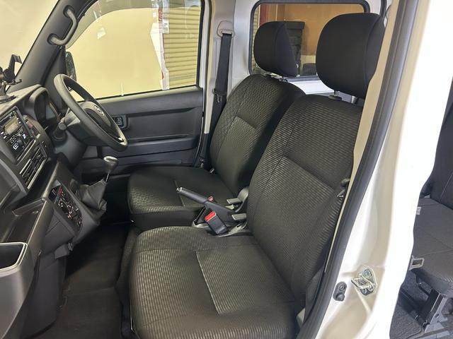 ハイゼットカーゴ クルーズ 買取車両・衝突軽減ブレーキ横滑り防止・クリアランスソナー・ETC・CDデッキ・キーレスエントリー・スペアキー・リアヒーター(26枚目)