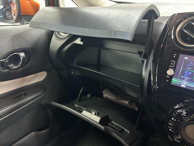 ノート e-パワー X 禁煙車・スマートキー・スペアキー・純正ナビ(MM516D-W)・アラウンドビューモニター・エマージェンシーブレーキ・デジタルインナーミラー・社外14インチアルミホイール・テレビキット(24枚目)