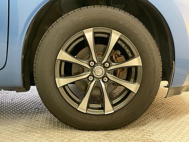 ノート Ｘ　ＦＯＵＲ　禁煙車・社外ナビ（ＡＶＩＣ－ＭＲＺ０９９）・スマートキー・スペアキー・アラウンドビューモニター・エマージェンシーブレーキ・レーンアシスト・ＥＴＣ・Ｂｌｕｅｔｏｏｔｈ・社外１５インチアルミホイール（3枚目）