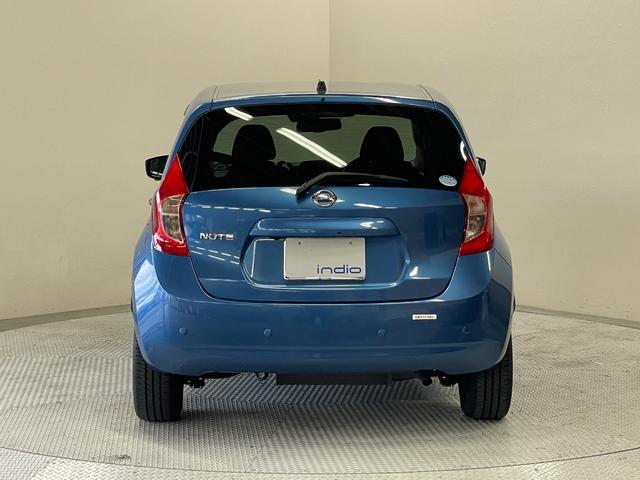 ノート Ｘ　ＦＯＵＲ　禁煙車・社外ナビ（ＡＶＩＣ－ＭＲＺ０９９）・スマートキー・スペアキー・アラウンドビューモニター・エマージェンシーブレーキ・レーンアシスト・ＥＴＣ・Ｂｌｕｅｔｏｏｔｈ・社外１５インチアルミホイール（8枚目）