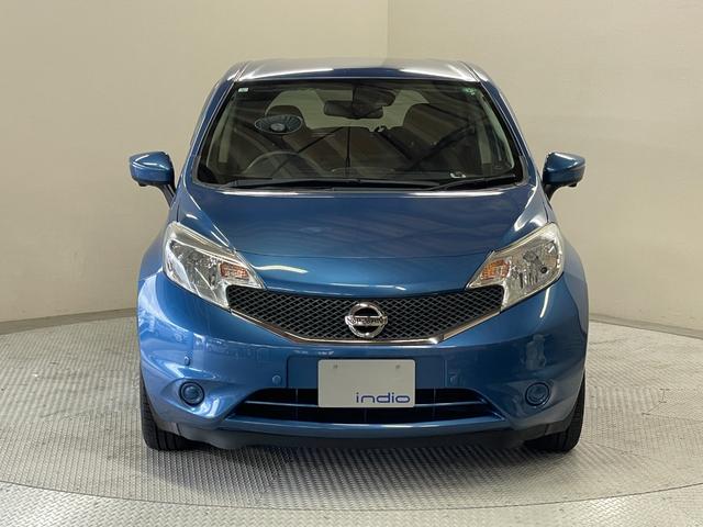 ノート Ｘ　ＦＯＵＲ　禁煙車・社外ナビ（ＡＶＩＣ－ＭＲＺ０９９）・スマートキー・スペアキー・アラウンドビューモニター・エマージェンシーブレーキ・レーンアシスト・ＥＴＣ・Ｂｌｕｅｔｏｏｔｈ・社外１５インチアルミホイール（14枚目）