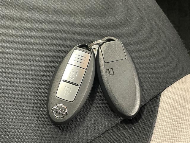 ノート e-パワー B アラウンドビューモニター・エマージェンシーブレーキ・インテリルームミラー・レーンアシスト・スマートキー・スペアキー・ETC・クリアランスソナー・CDデッキオートライト・電動格納ミラー(8枚目)