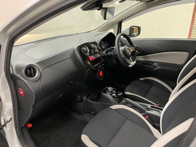 ノート e-パワー B アラウンドビューモニター・エマージェンシーブレーキ・インテリルームミラー・レーンアシスト・スマートキー・スペアキー・ETC・クリアランスソナー・CDデッキオートライト・電動格納ミラー(10枚目)