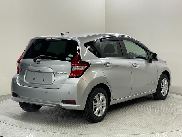 ノート e-パワー B アラウンドビューモニター・エマージェンシーブレーキ・インテリルームミラー・レーンアシスト・スマートキー・スペアキー・ETC・クリアランスソナー・CDデッキオートライト・電動格納ミラー(15枚目)