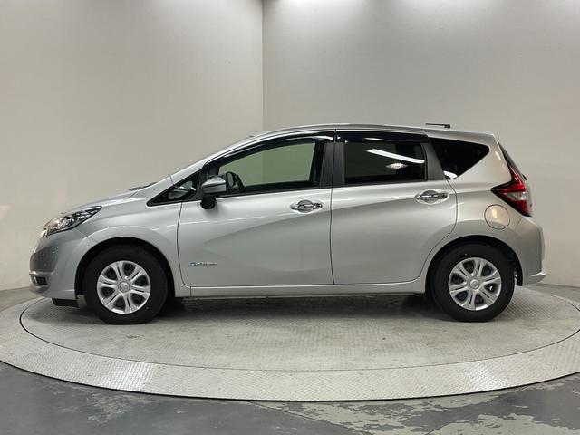 ノート e-パワー B アラウンドビューモニター・エマージェンシーブレーキ・インテリルームミラー・レーンアシスト・スマートキー・スペアキー・ETC・クリアランスソナー・CDデッキオートライト・電動格納ミラー(25枚目)