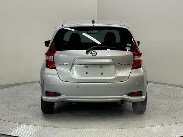 ノート e-パワー B アラウンドビューモニター・エマージェンシーブレーキ・インテリルームミラー・レーンアシスト・スマートキー・スペアキー・ETC・クリアランスソナー・CDデッキオートライト・電動格納ミラー(26枚目)