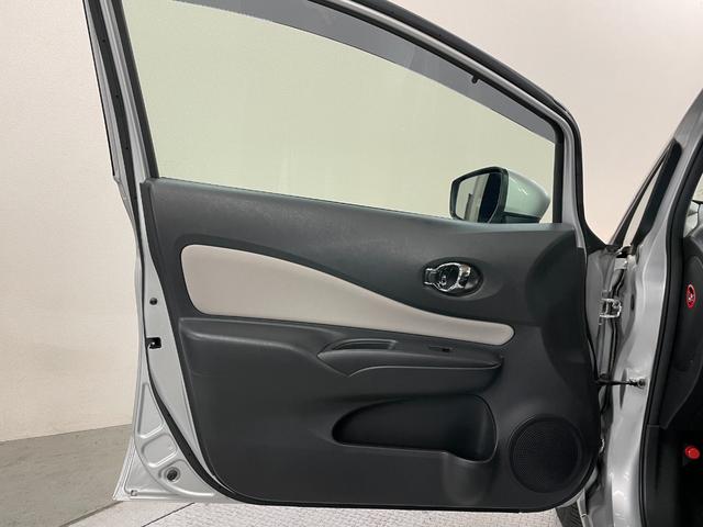 ノート e-パワー B アラウンドビューモニター・エマージェンシーブレーキ・インテリルームミラー・レーンアシスト・スマートキー・スペアキー・ETC・クリアランスソナー・CDデッキオートライト・電動格納ミラー(39枚目)