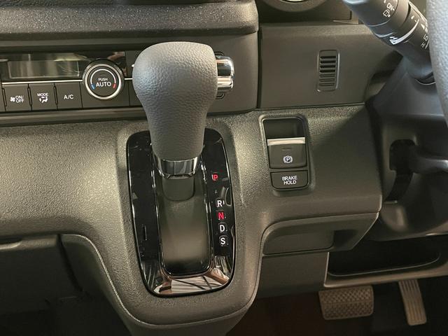 N-BOXカスタム ベースグレード 届出済未使用車・ホンダセンシング・スマートキー・スペアキー・前席シートヒーター・アダプティブクルーズコントロール・LEDヘッドライト・電動パーキングブレーキ・レーンキープアシスト(21枚目)