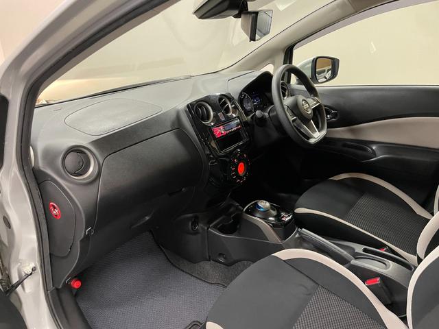 ノート 禁煙車・社外ナビ(AVN-LS02W)・バックモニター・Bluetooth・フルセグTV・ETC・ステアリングリモコン・電動格納ミラー・後期モデル(15枚目)