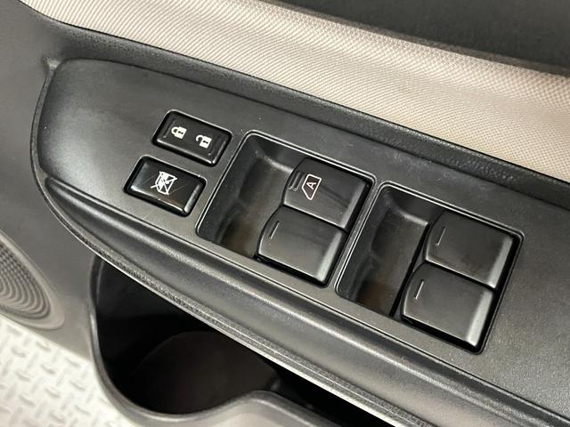 ノート 禁煙車・社外ナビ(AVN-LS02W)・バックモニター・Bluetooth・フルセグTV・ETC・ステアリングリモコン・電動格納ミラー・後期モデル(17枚目)