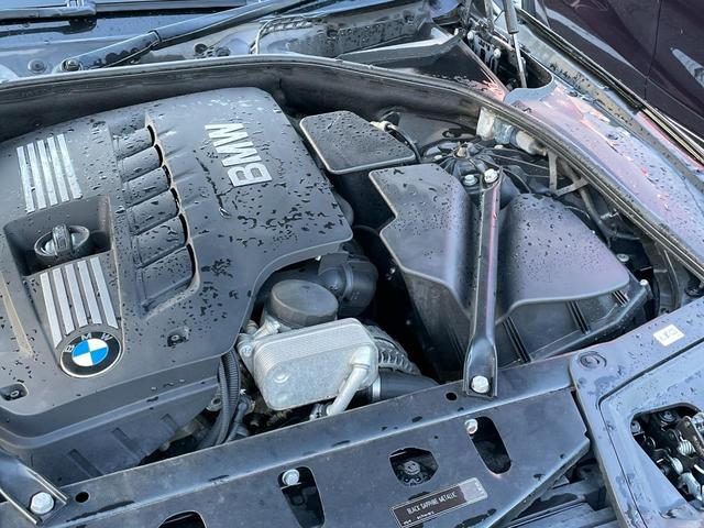 ５シリーズ ５２３ｉ　レザーシート・サンルーフ・スマートキー・スペアキー・純正ＨＤＤナビ・バックモニター・クルーズコントロール・前席パワーシート・前席シートヒーター・ＥＴＣ・純正２０インチアルミホイール（65枚目）