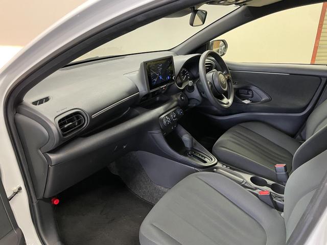 ヤリス X 禁煙車・純正ディスプレイオーディオ・ステアリングリモコン・トヨタセーフティセンス・バックモニター・スマートキー・ETC・LEDヘッドライト・HDMI出力・クリアランスソナー・レーンキープアシスト(12枚目)