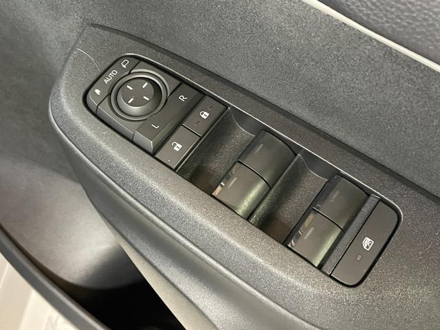 ヤリス X 禁煙車・純正ディスプレイオーディオ・ステアリングリモコン・トヨタセーフティセンス・バックモニター・スマートキー・ETC・LEDヘッドライト・HDMI出力・クリアランスソナー・レーンキープアシスト(21枚目)