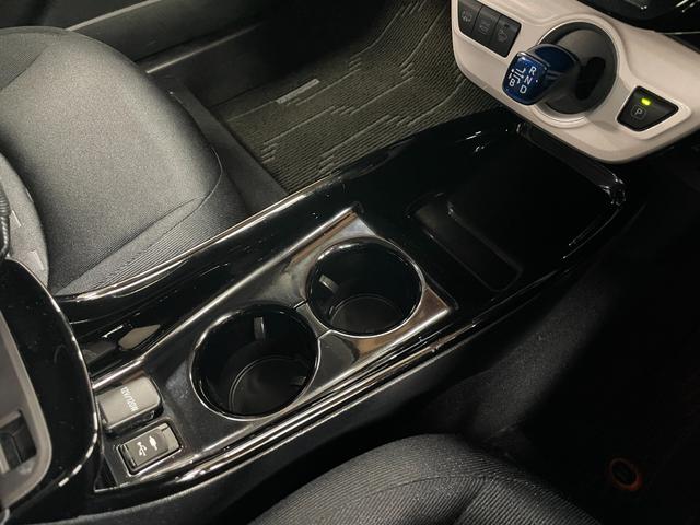 プリウスPHV A 禁煙車・ワンオーナー・純正11.6インチナビ・バックモニター・ルーフキャリア・シートヒーター・ETC・スマートキー・スペアキー・トヨタセーフティセンス・1500W給電・アダプティブクルーズコントロール(28枚目)