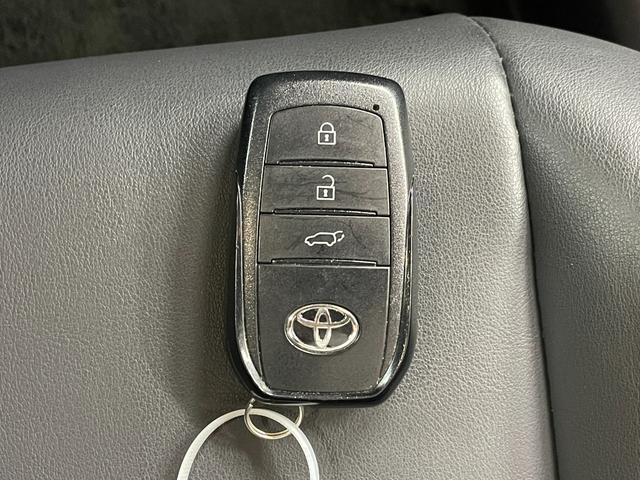 ハリアー G モデリスタエアロ・トヨタセーフティセンス・デジタル-coミラー・ワイヤレス充電・BSM・純正12.3型ディスプレイ・T-Connect・バックモニター・パワーシート・パワーバックドア・ETC2.0(10枚目)