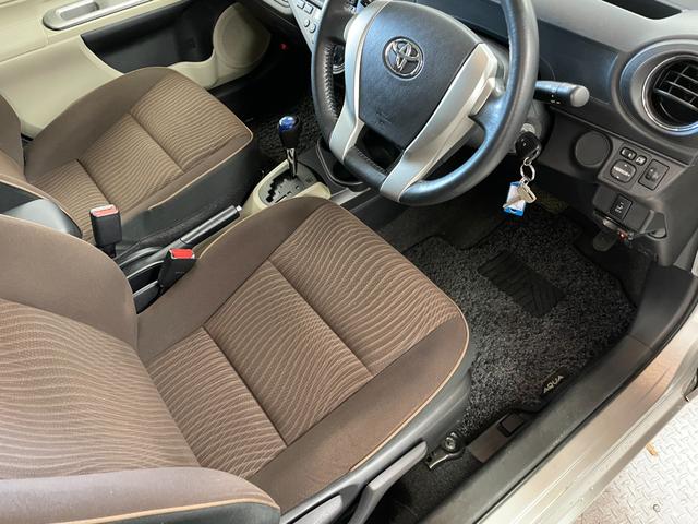 アクア G 禁煙 デュアルエアバック I-STOP 衝突安全ボディ パワーウィンドウ 1オーナ- ESC ATエアコン ABS パワーステアリング 運転席エアバッグ キーレススタートシステム ETC(28枚目)