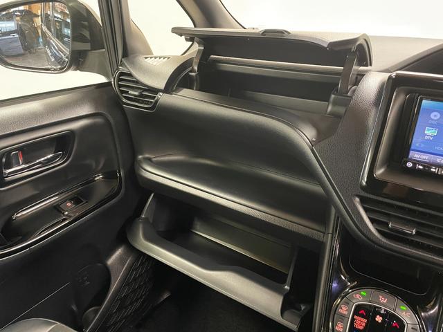 ノア Ｓｉ　ダブルバイビー　禁煙車・トヨタセーフティセンス・社外ナビ（ＡＶＩＣ－ＲＺ８０２）・バックモニター・スマートキー・両側パワースライドドア・ＥＴＣ・ＬＥＤヘッドライト・クルーズコントロール・後席シートバックテーブル（31枚目）