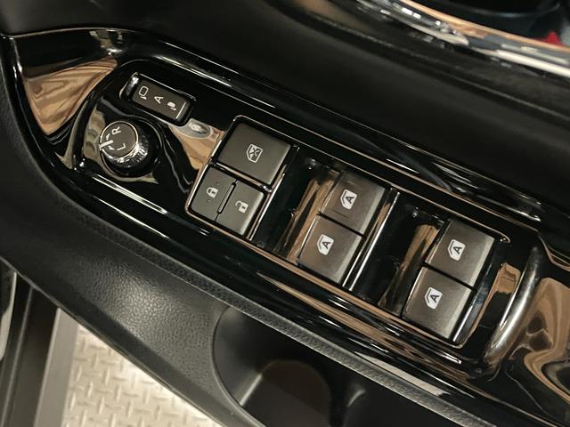 ノア Ｓｉ　ダブルバイビー　禁煙車・トヨタセーフティセンス・社外ナビ（ＡＶＩＣ－ＲＺ８０２）・バックモニター・スマートキー・両側パワースライドドア・ＥＴＣ・ＬＥＤヘッドライト・クルーズコントロール・後席シートバックテーブル（32枚目）