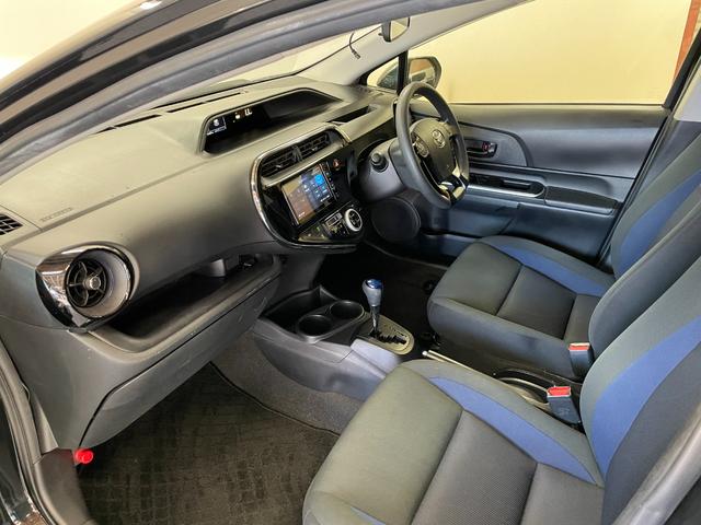 アクア Ｓ　禁煙車・スマートキー・トヨタセーフティセンス・社外ナビ（ＡＶＩＣ－ＲＷ９１０）・バックモニター・電動格納ミラー・ＬＥＤヘッドライト・オートライト・レーンアシスト・ステアリングリモコン（13枚目）