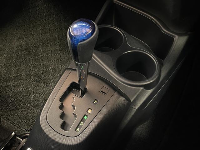 アクア Ｓ　禁煙車・スマートキー・トヨタセーフティセンス・社外ナビ（ＡＶＩＣ－ＲＷ９１０）・バックモニター・電動格納ミラー・ＬＥＤヘッドライト・オートライト・レーンアシスト・ステアリングリモコン（25枚目）