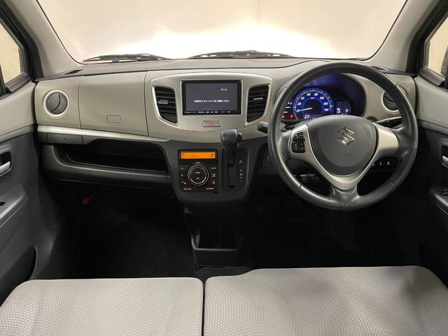 ワゴンR FZ レーダーブレーキサポート・社外ナビ(CN-R031Z)・スマートキー・スペアキー・シートヒーター・オートライト・電動格納ミラー・純正アルミホイール・ステアリングリモコン(2枚目)