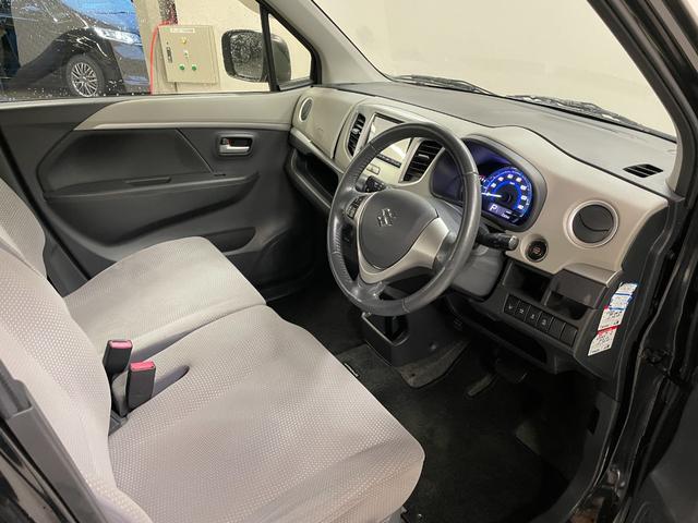 ワゴンR FZ レーダーブレーキサポート・社外ナビ(CN-R031Z)・スマートキー・スペアキー・シートヒーター・オートライト・電動格納ミラー・純正アルミホイール・ステアリングリモコン(12枚目)