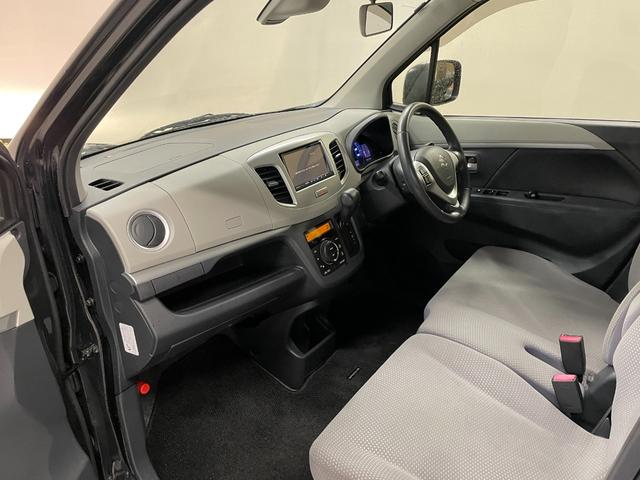 ワゴンR FZ レーダーブレーキサポート・社外ナビ(CN-R031Z)・スマートキー・スペアキー・シートヒーター・オートライト・電動格納ミラー・純正アルミホイール・ステアリングリモコン(13枚目)