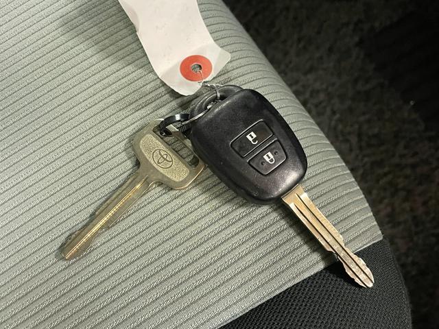 アクア S 純正ナビ(NSZT-W62G)・バックモニター・スペアキー・ETC・電動格納ミラー・Bluetooth・フルセグTV・ステアリングリモコン・前期モデル(7枚目)