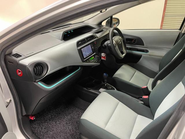 アクア S 純正ナビ(NSZT-W62G)・バックモニター・スペアキー・ETC・電動格納ミラー・Bluetooth・フルセグTV・ステアリングリモコン・前期モデル(13枚目)