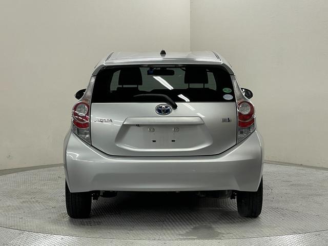 アクア S 純正ナビ(NSZT-W62G)・バックモニター・スペアキー・ETC・電動格納ミラー・Bluetooth・フルセグTV・ステアリングリモコン・前期モデル(17枚目)