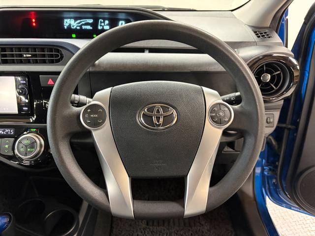 アクア Ｓ　スマートキー・スペアキー・純正ナビ（ＮＳＺＮ－Ｗ６４Ｔ）・バックモニター・電動格納ミラー・オートライト・ステアリングリモコン・Ｂｌｕｅｔｏｏｔｈ・フルセグＴＶ（20枚目）