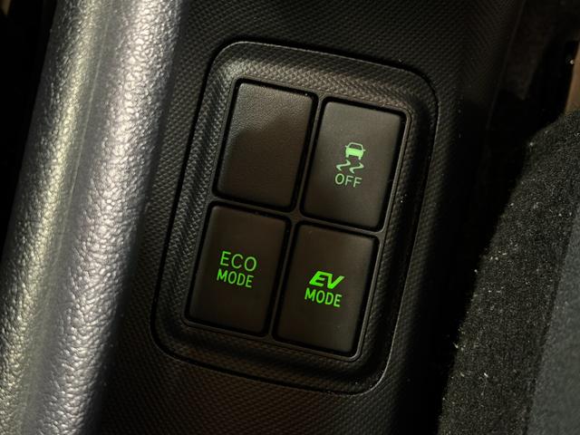 アクア Ｓ　スマートキー・スペアキー・純正ナビ（ＮＳＺＮ－Ｗ６４Ｔ）・バックモニター・電動格納ミラー・オートライト・ステアリングリモコン・Ｂｌｕｅｔｏｏｔｈ・フルセグＴＶ（27枚目）