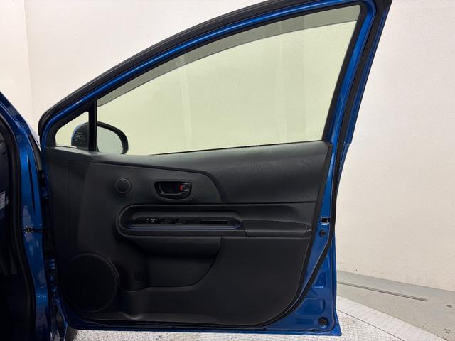 アクア Ｓ　スマートキー・スペアキー・純正ナビ（ＮＳＺＮ－Ｗ６４Ｔ）・バックモニター・電動格納ミラー・オートライト・ステアリングリモコン・Ｂｌｕｅｔｏｏｔｈ・フルセグＴＶ（37枚目）