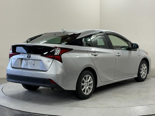 プリウス S 社外ナビ(CN-B301B)・バックモニター・スマートキー・スペアキー・トヨタセーフティセンス・LEDヘッドライト・レーダークルーズコントロール・社外15インチアルミホイール・新品夏タイヤ・前期モデル(10枚目)