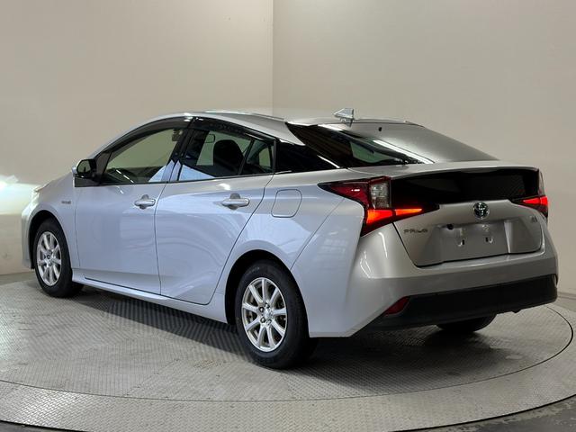 プリウス S 社外ナビ(CN-B301B)・バックモニター・スマートキー・スペアキー・トヨタセーフティセンス・LEDヘッドライト・レーダークルーズコントロール・社外15インチアルミホイール・新品夏タイヤ・前期モデル(11枚目)