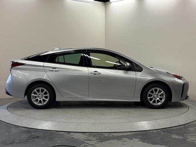 プリウス S 社外ナビ(CN-B301B)・バックモニター・スマートキー・スペアキー・トヨタセーフティセンス・LEDヘッドライト・レーダークルーズコントロール・社外15インチアルミホイール・新品夏タイヤ・前期モデル(19枚目)