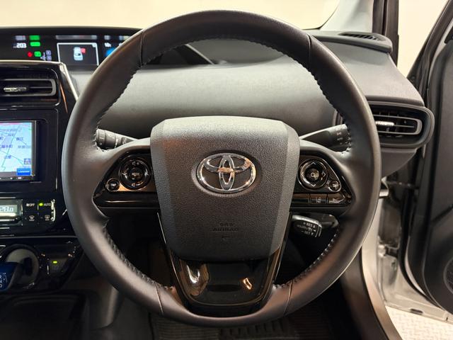 プリウス S 社外ナビ(CN-B301B)・バックモニター・スマートキー・スペアキー・トヨタセーフティセンス・LEDヘッドライト・レーダークルーズコントロール・社外15インチアルミホイール・新品夏タイヤ・前期モデル(21枚目)